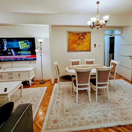 Turquoise Sunny Apartment Novi Pazar