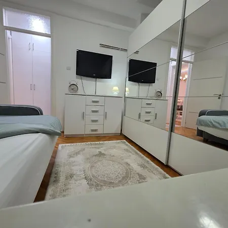 Turquoise Sunny Apartment Novi Pazar