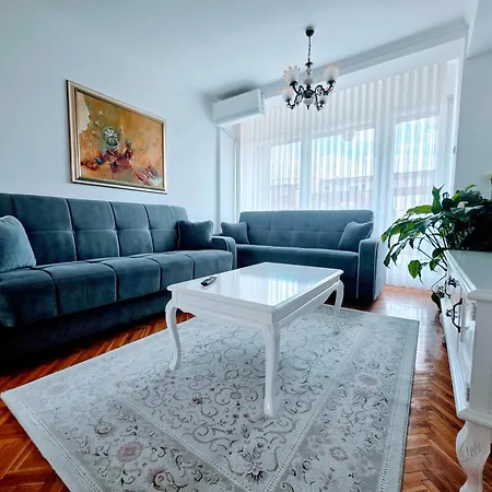 Turquoise Sunny Apartment Novi Pazar