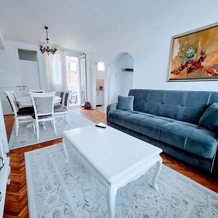 Turquoise Sunny Apartment Novi Pazar