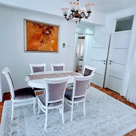 Turquoise Sunny Apartment Novi Pazar